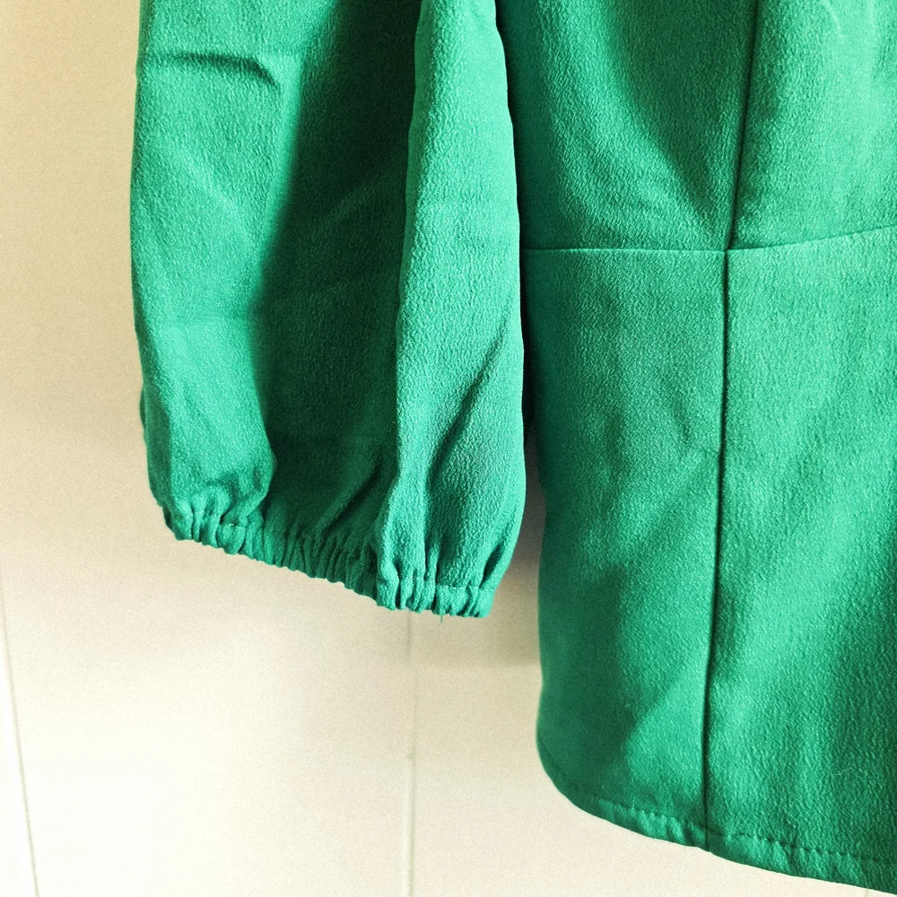 ☆ A&F Kelly Green Sweetheart Top